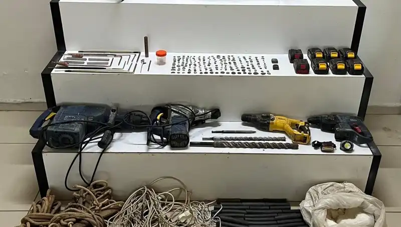 Balıkesir'de Tarihi Eser ve Patlayıcı Madde Operasyonu!