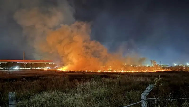 İzmir’de Gece Yarısı Yangın Paniği: Şehri Korkutan Olayın Detayları