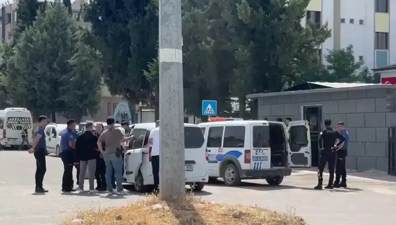 Adliye Önünde Kaotik Kavga: İki Aile Arasında 5 Yaralı ve 7 Gözaltı!