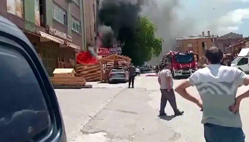 Ankara'da İş Yerlerinde Büyük Yangın: Nedenleri ve Sonuçları