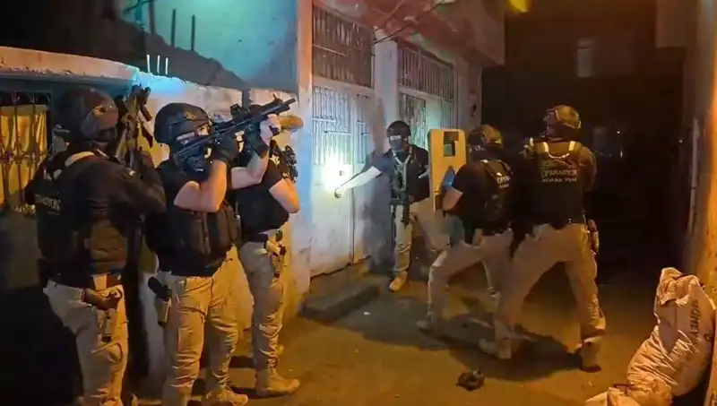 İstanbul'da DAEŞ Operasyonu: 18 Kişi Gözaltına Alındı