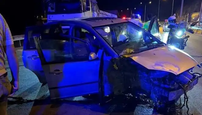 Otomobil Bariyere Çarptı: Korkunç Kaza Sonucu Bir Ölü, Üç Yaralı