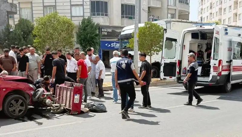 Mardin'de Korkutan Trafik Kazası: İki Kişi Yaralandı