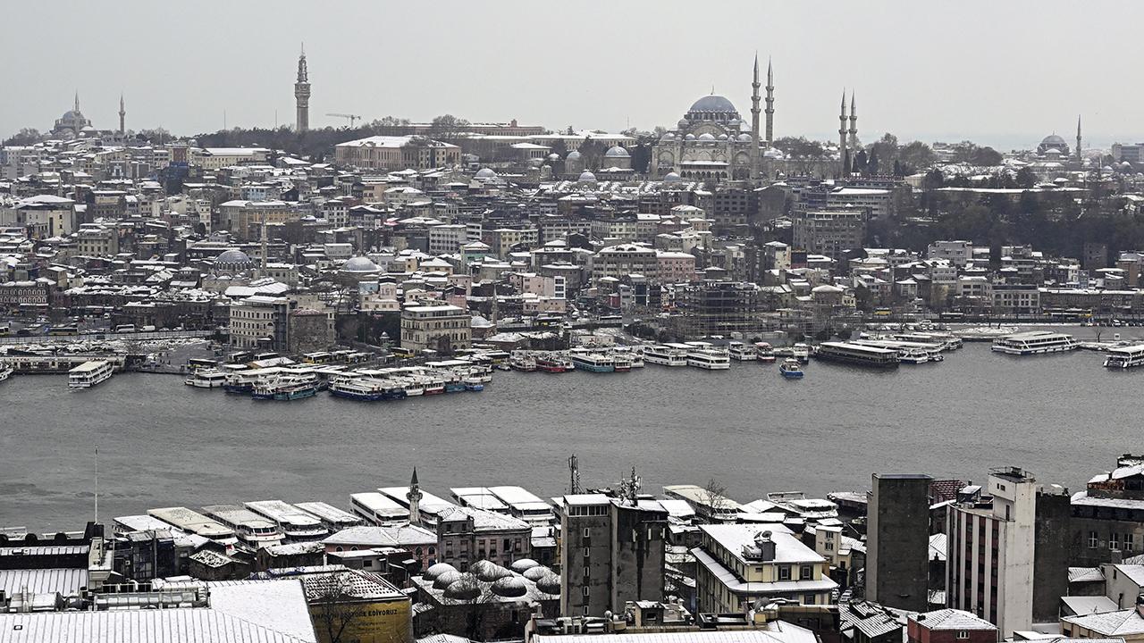 İstanbul'da Kış Karı Geldi!