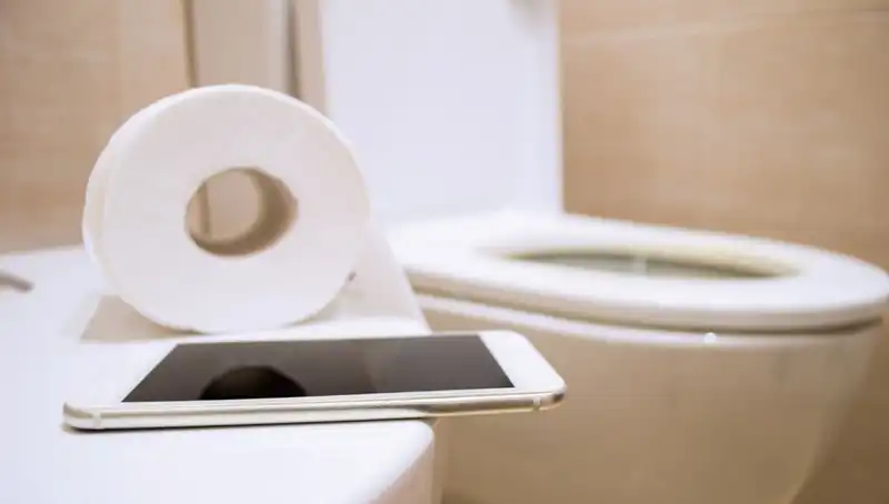 Tuvalette Akıllı Telefon Kullanmanın Sağlığınıza Zararları