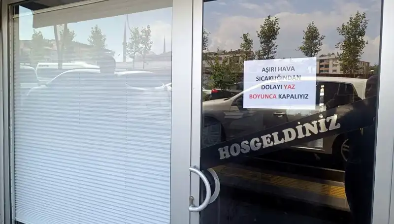 Afrika Sıcakları Esnafa Darbe Vurdu: Yaz Boyu Dükkanlar Kapatıldı