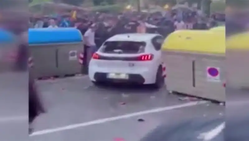 Aracın Taraftarlar Arasına Daldığı Kaza: 13 Kişi Yaralı