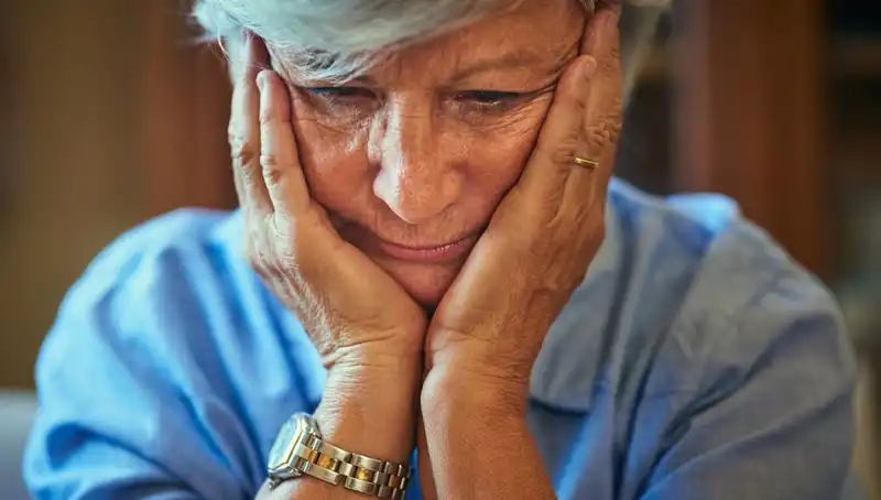 40'lı Yaşlarında Alzheimer Tehdidi: Stres Kaynaklı Erken Belirtiler Kaçırılmamalı