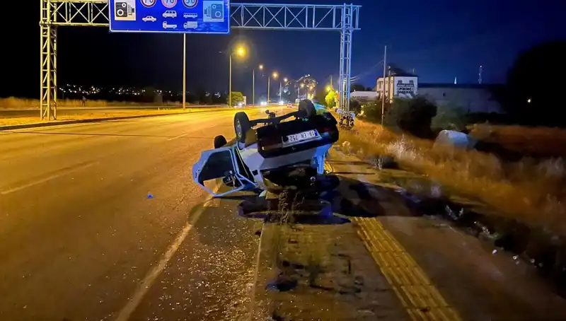 TIR'ın Sıkarak Takla Attırdığı Otomobil Kaza Yaptı: Bir Yaralı!