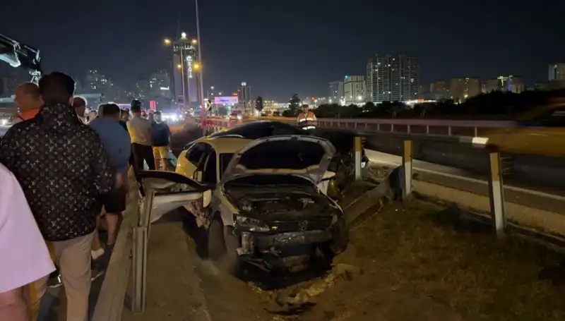 Yol Ayrımında Kazanın Perde Arkası: 2 Araç Derin Boşluğa Düştü