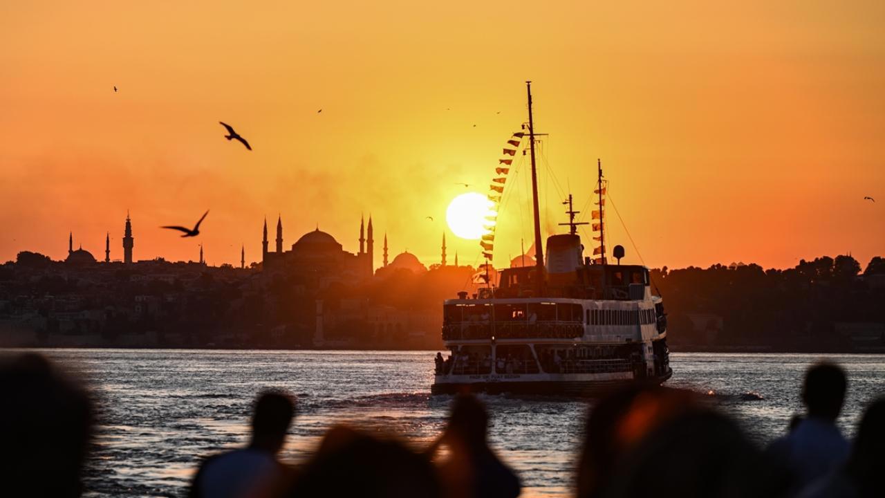 Türkiye'nin turizm geliri geçen yıl rekor seviyeye ulaştı