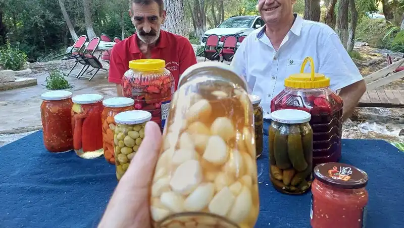 Araban Sarımsağı ile Hazırlanan Turşu, Sağlık ve Lezzet Dolu Bir Mucize!