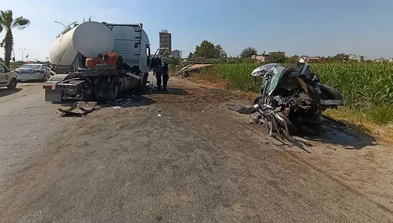 Adana'da Tanker Kazası: Otomobil ve Kamyonun Korkunç Çarpışması!