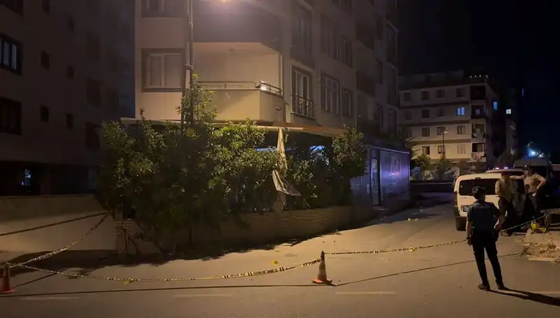 İstanbul’da Kafeye Yapılan Silahlı Saldırı: Gözaltılar ve Fısıldayan Sorular